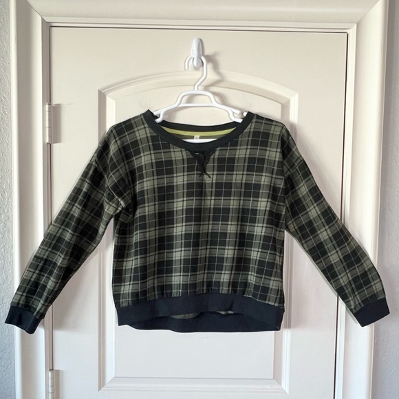 Hunter green and Black Plaid Sweatshirt with lace detail - Picture 1 of 5